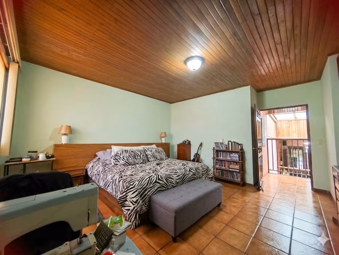 VENDO CASA EN IPIS DE GOICOECHEA, SAN JOSÉ.