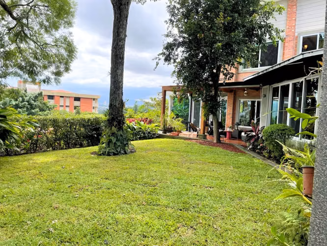 Residencia de Lujo con Piscina y Vista | 793 m² de Construcción | Escazú - Imagen 18