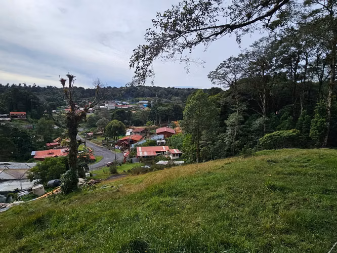 Finca de 17.800 m² con Nacientes y Bosque en Dota San José