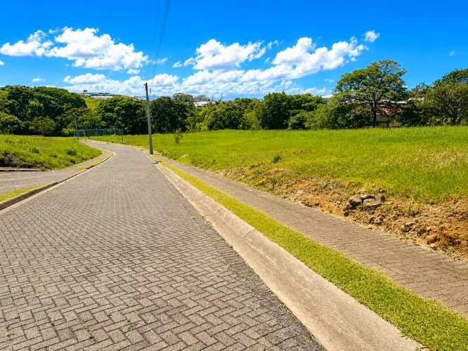 Venta de lote, San Antonio de Alajuela 1.435 m² en Condominio uso suelo para apartamentos - Imagen 4