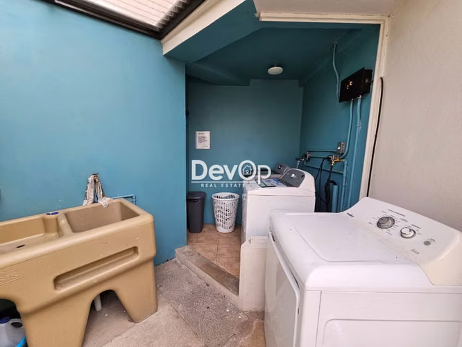Alquiler de estudio. Incluye servicios. Barrio Dent - Imagen 10
