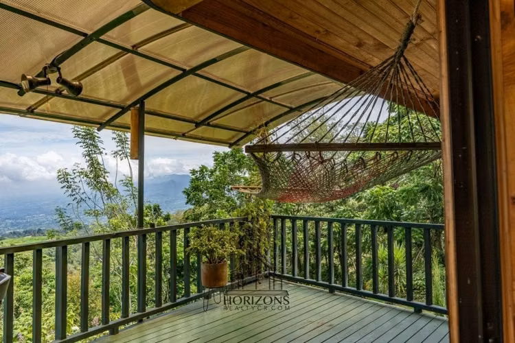 Casa de Montaña en Venta en Coronado, San José – Rodeada de Naturaleza NJA601
