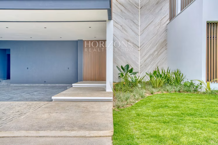 House of Light Casa de Lujo en Venta en Escazú con Piscina Privada y 4 NJA1248