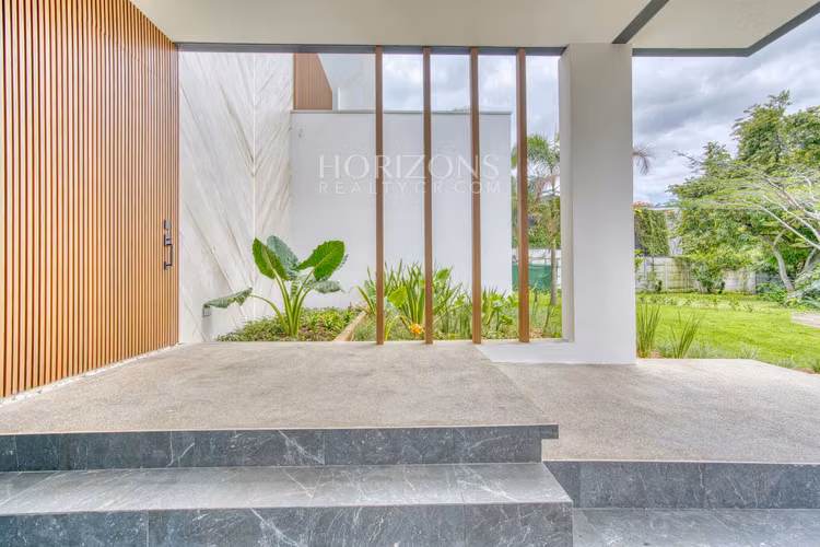 House of Light Casa de Lujo en Venta en Escazú con Piscina Privada y 4 NJA1248