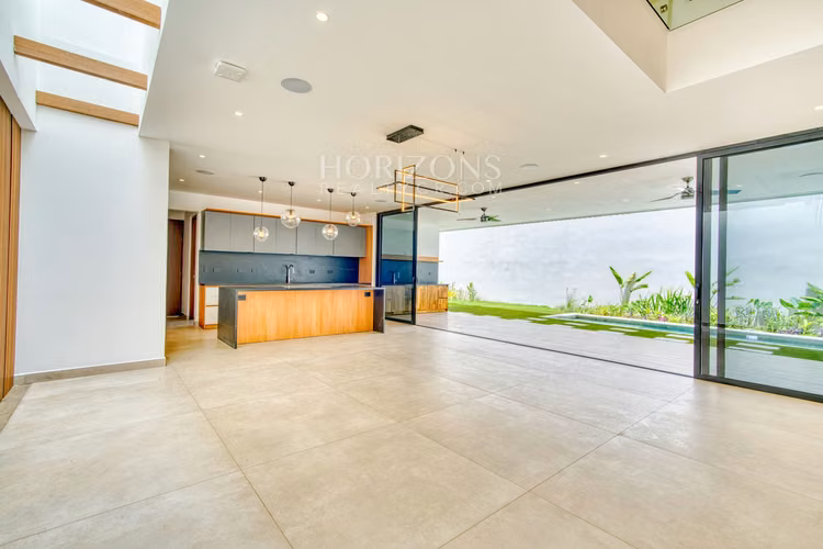 House of Light Casa de Lujo en Venta en Escazú con Piscina Privada y 4 NJA1248