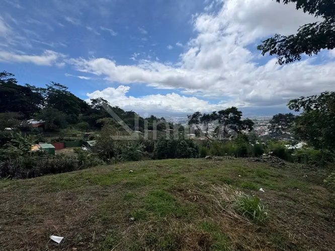 En venta lote esquinero en Carrizal de Escazú - Imagen 5