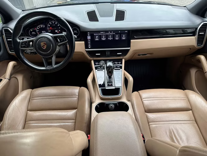 PORSCHE CAYENNE
