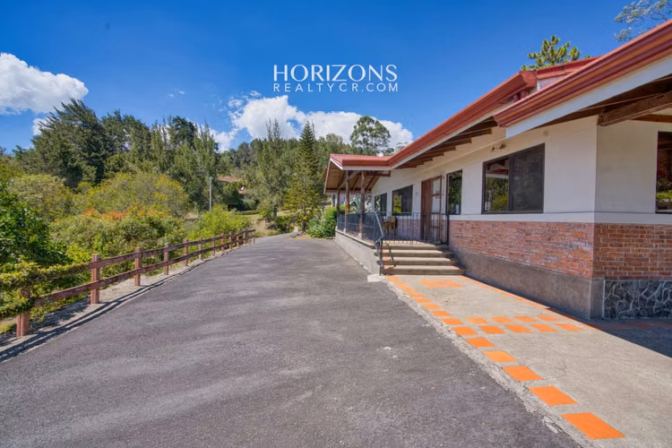Propiedad de 36,692 m² en Venta en La Angelina, Cartago – Dos Casas NJC06