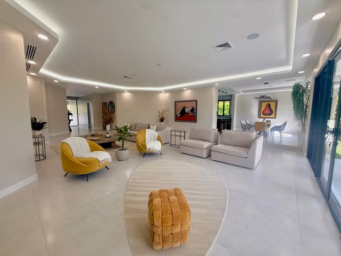 VENTA DE CASA REMODELADA EN BOSQUES DE LINDORA*