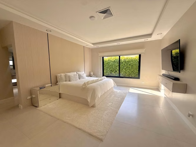 VENTA DE CASA REMODELADA EN BOSQUES DE LINDORA*