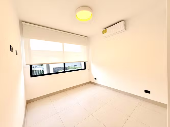 Alquiler hermosa casa 3 habitaciones, jardín, amenidades de lujo - Imagen 10