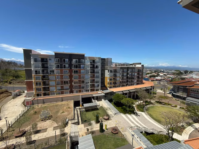 Alquiler. Condominio Santa Verde. La Aurora, Heredia