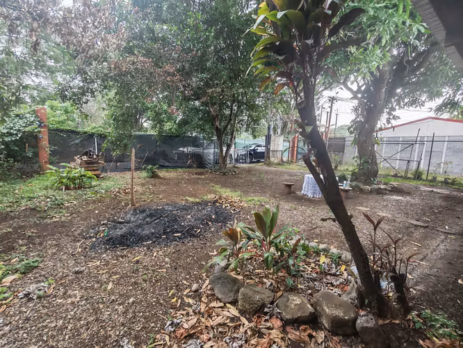 Alquiler | Casa independiente con amplio jardín en Pozos de Santa Ana - Imagen 2