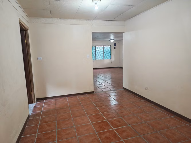 Alquiler | Casa independiente con amplio jardín en Pozos de Santa Ana - Imagen 15