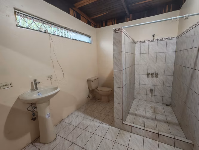 Alquiler | Casa independiente con amplio jardín en Pozos de Santa Ana - Imagen 10