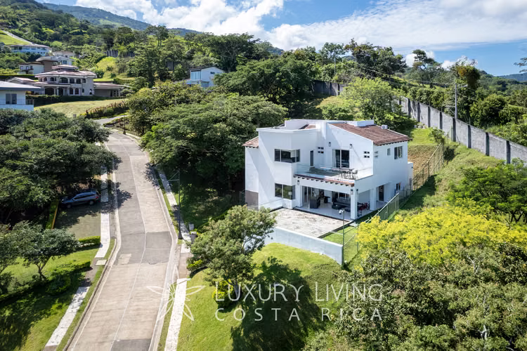 20319 - Casa moderna para venta en Condominio Cerro Colón - Imagen 3
