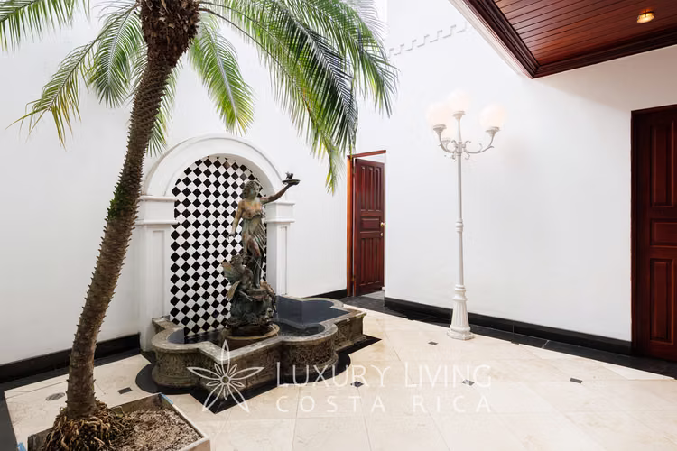 20621 - Casa de Lujo en el Corazón de San José - Imagen 18
