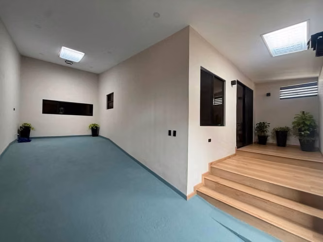 SE VENDE HERMOSA CASA REMODELADA 100% en San Pablo de Heredia - Imagen 2