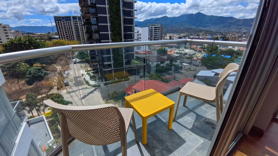 VIVA EN LAS ALTURAS DE ROHRMOSER DE 1 HABITACION + OFICINA  - LISTO PARA VIVIR - Imagen 13