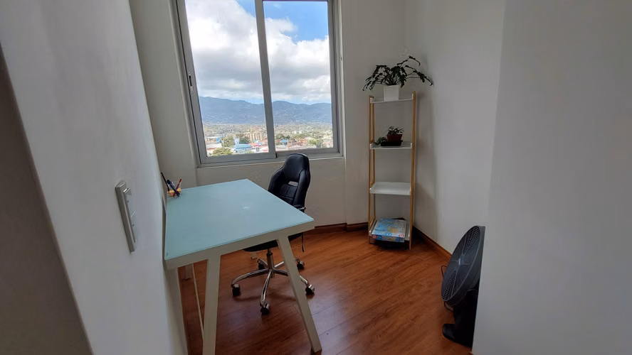 VIVA EN LAS ALTURAS DE ROHRMOSER DE 1 HABITACION + OFICINA  - LISTO PARA VIVIR - Imagen 8