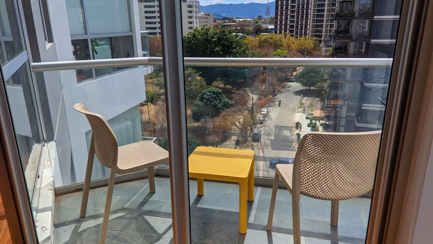 VIVA EN LAS ALTURAS DE ROHRMOSER DE 1 HABITACION + OFICINA  - LISTO PARA VIVIR - Imagen 12