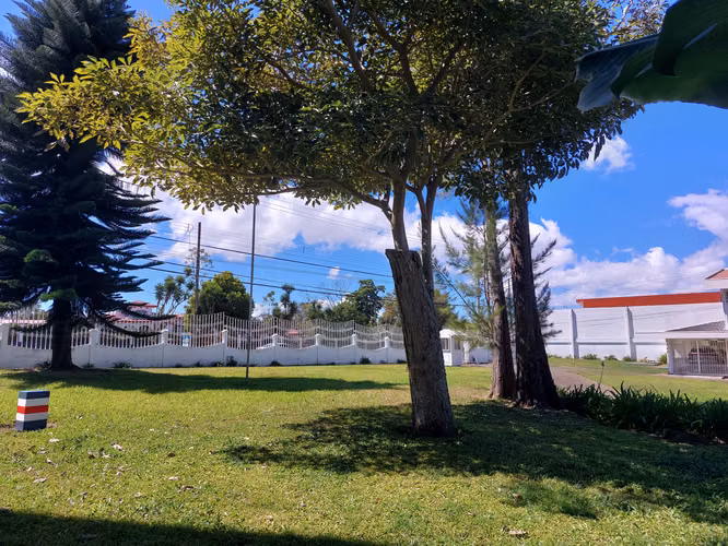 Venta. Lote con casas. Coronado, San Jose