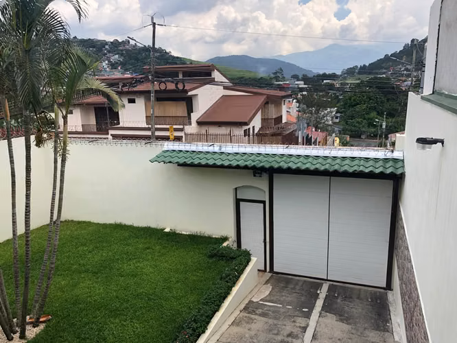 Casa en Lomas de Ayarco: Gran Oportunidad a un Precio Inmejorable LCMP