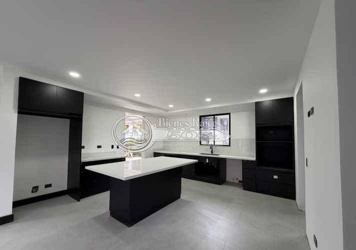Casa para estrenar condominio Tierras de Café Heredia