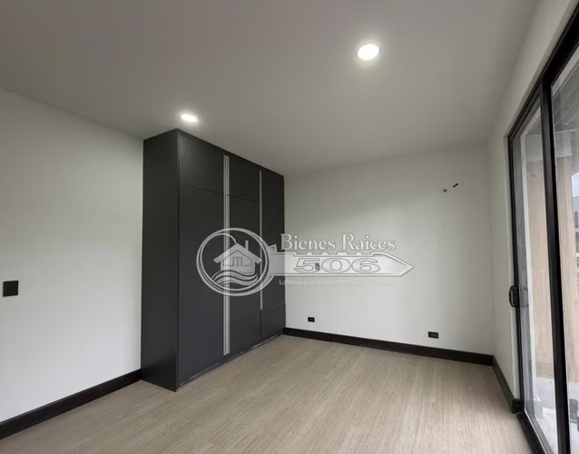 Casa para estrenar condominio Tierras de Café Heredia