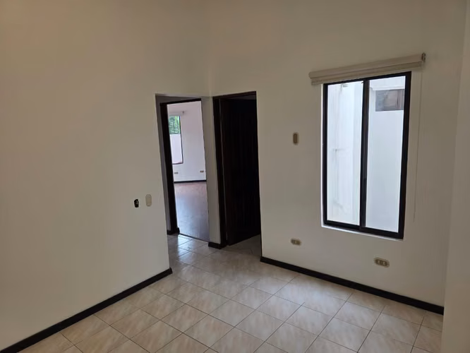 Alquiler de Casa en Condominio cerca del CRCC en Escazú