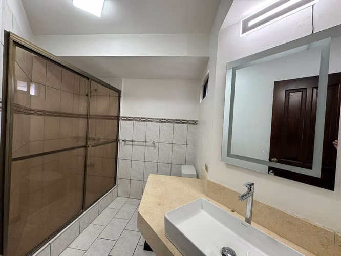 Alquiler de Casa en Condominio cerca del CRCC en Escazú