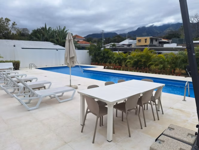 Alquiler de apartamento en Torre, San Rafael de Escazú.