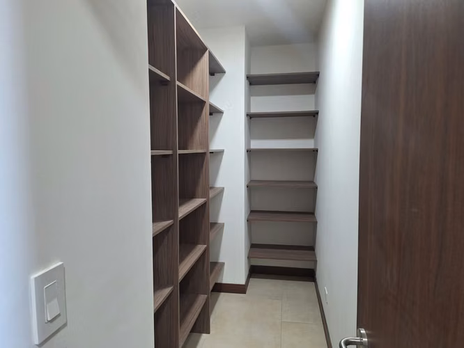 Alquiler de apartamento en Torre, San Rafael de Escazú.