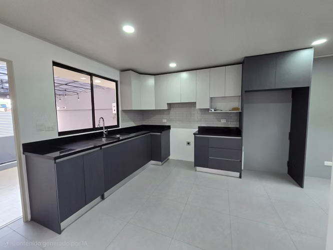 Alquiler de casa independiente en Sabana Sur