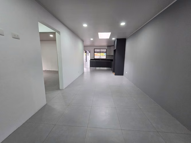 Alquiler de casa independiente en Sabana Sur