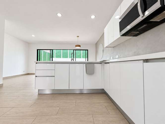 Casa en Condominio en Alquiler en Guachipelin de Escazu