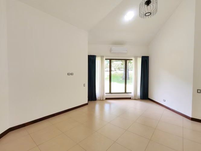 Se vende hermosa casa de 1 planta en Piedades de Santa Ana. - Imagen 9