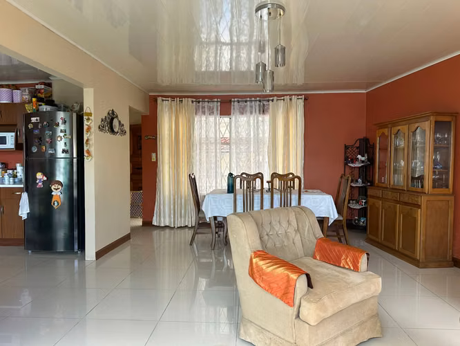 Venta de Bella Casa Zapote - Imagen 3