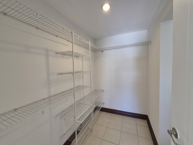 Casa independiente con amplio jardín en Condominio - San Pablo Heredia