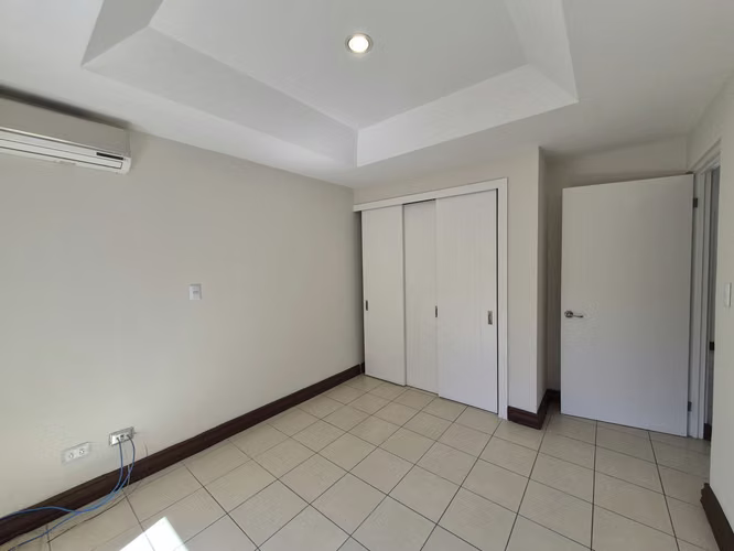Casa independiente con amplio jardín en Condominio - San Pablo Heredia