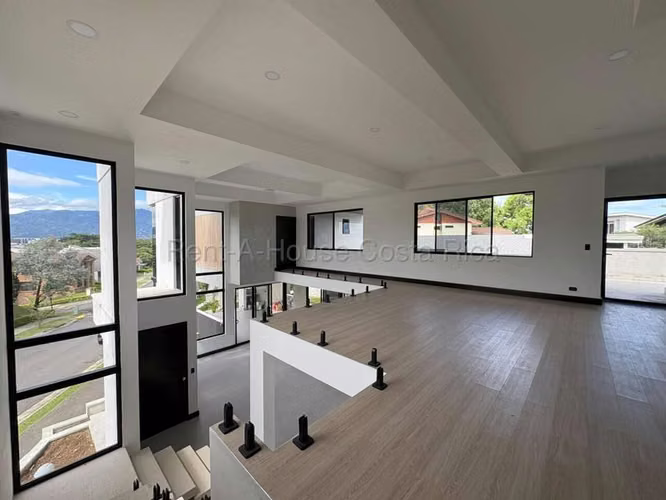Venta de Casa para ESTRENAR en Ulloa-Heredia.