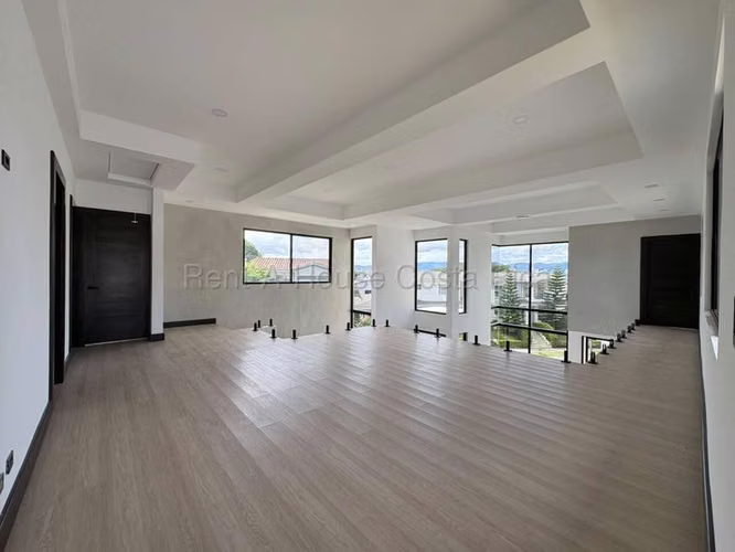 Venta de Casa para ESTRENAR en Ulloa-Heredia.