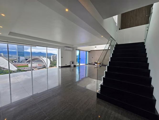 Exclusivo Penthouse en Sabana Sur | 3 Hab | 359 m²
