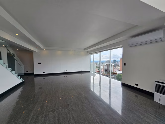 Exclusivo Penthouse en Sabana Sur | 3 Hab | 359 m²