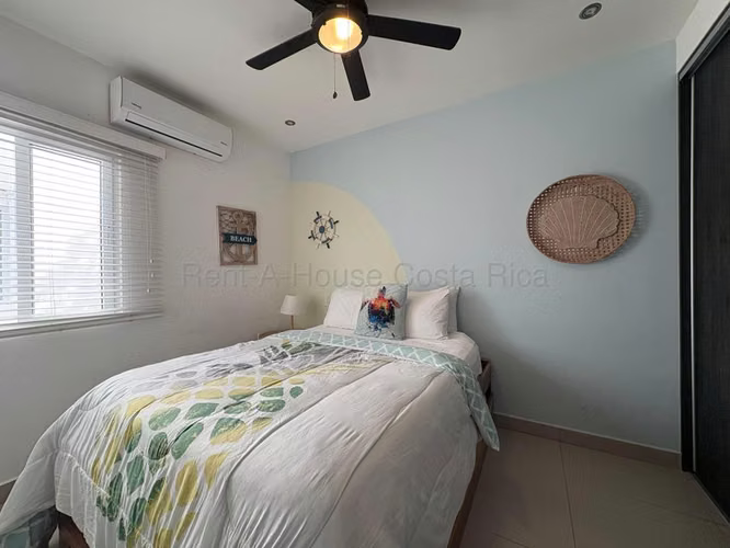 Alquiler de Apartamento AMUEBLADO en Jacó-Garabito.