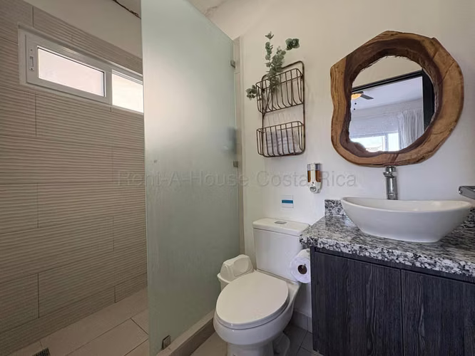 Alquiler de Apartamento AMUEBLADO en Jacó-Garabito.