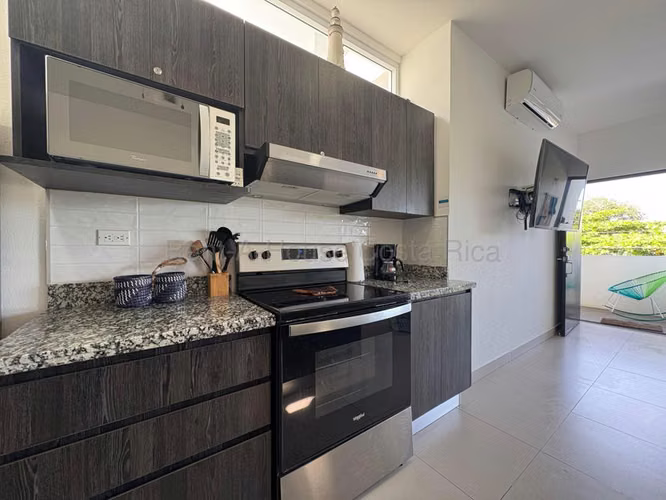 Alquiler de Apartamento AMUEBLADO en Jacó-Garabito.