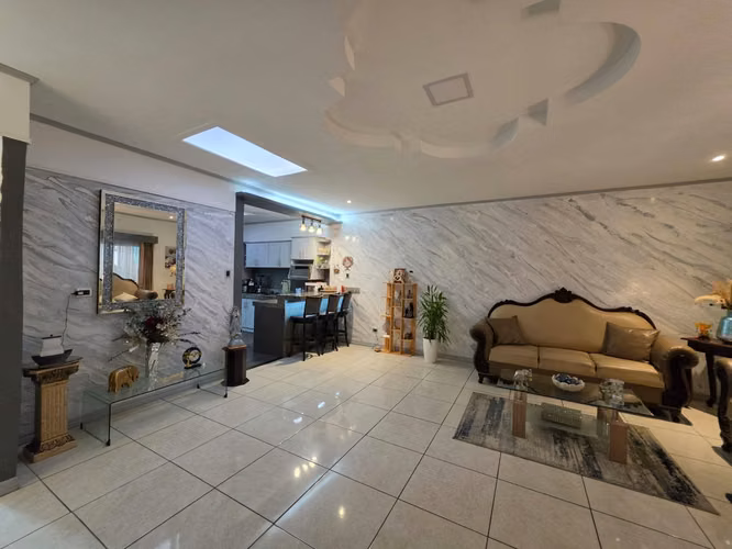 SE VENDE HERMOSA CASA TOTALMENTE REMODELADA ROHRMOSER CEDO DEUDA - Imagen 2