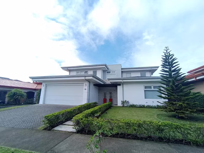 House for Sale in San Isidro de Heredia. 25-1931 LCV