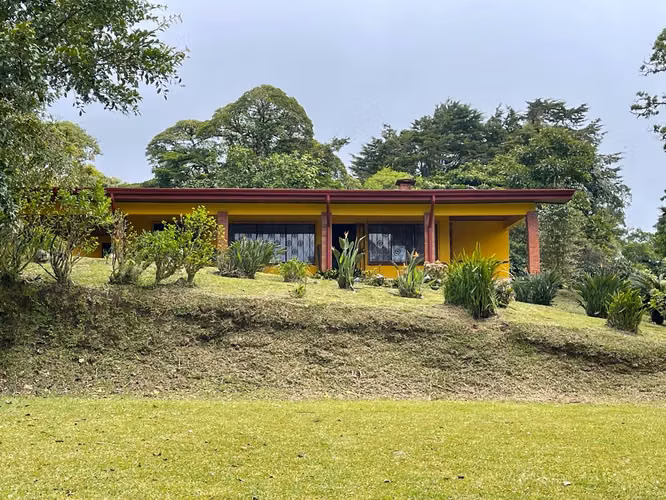 Hermosa quinta de montaña en Santa Elena, San Isidro, Heredia